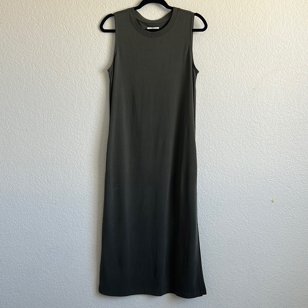NWT Lou & Grey Signaturesoft Lite Midi Dress